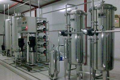 純凈水工藝中管道金屬夾的應用與重要性