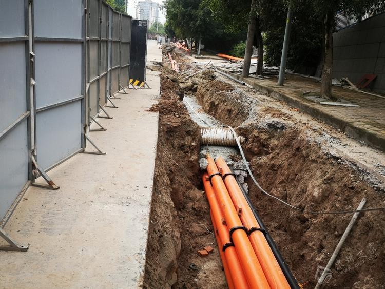 保沿線企業(yè)用電無(wú)憂 忠縣政通路電力排管鋪設(shè)加速，助力區(qū)域發(fā)展與水處理凈化